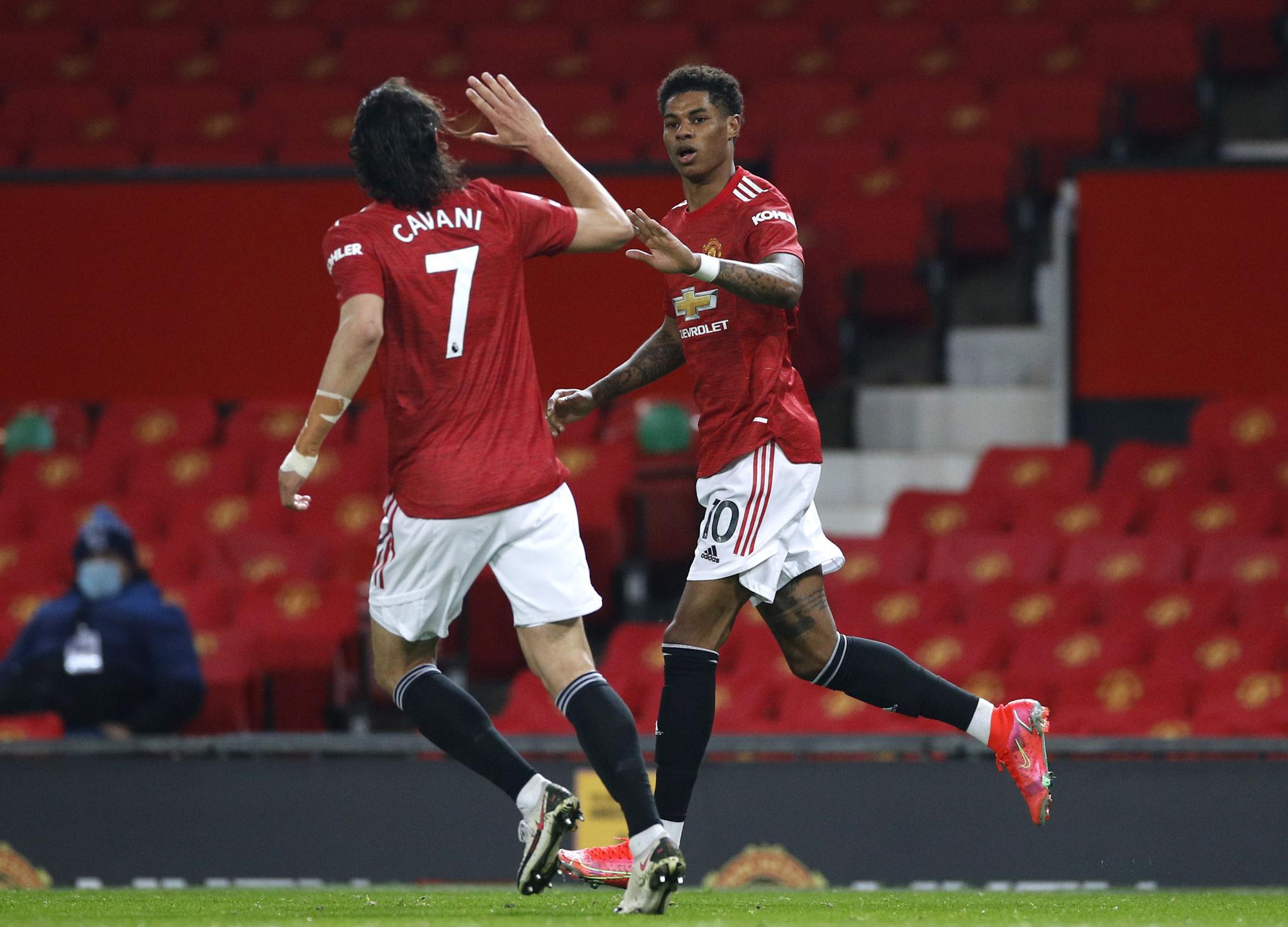 他们通过线 他们通过线