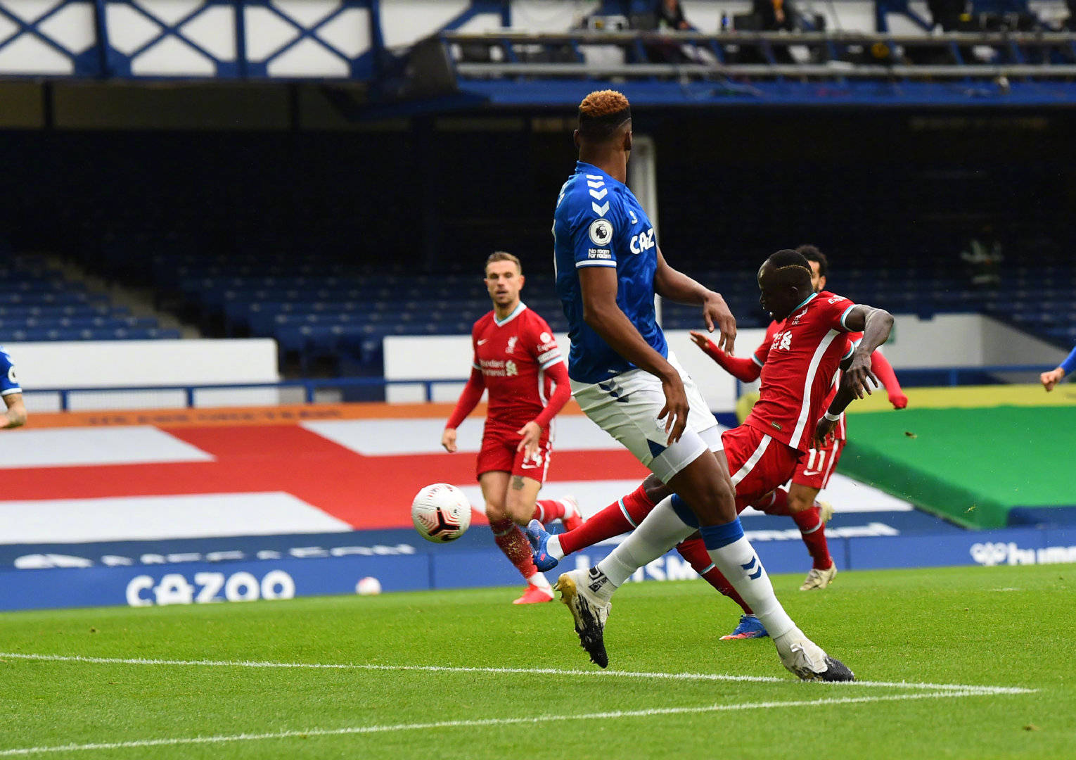 保持安全距 保持安全距